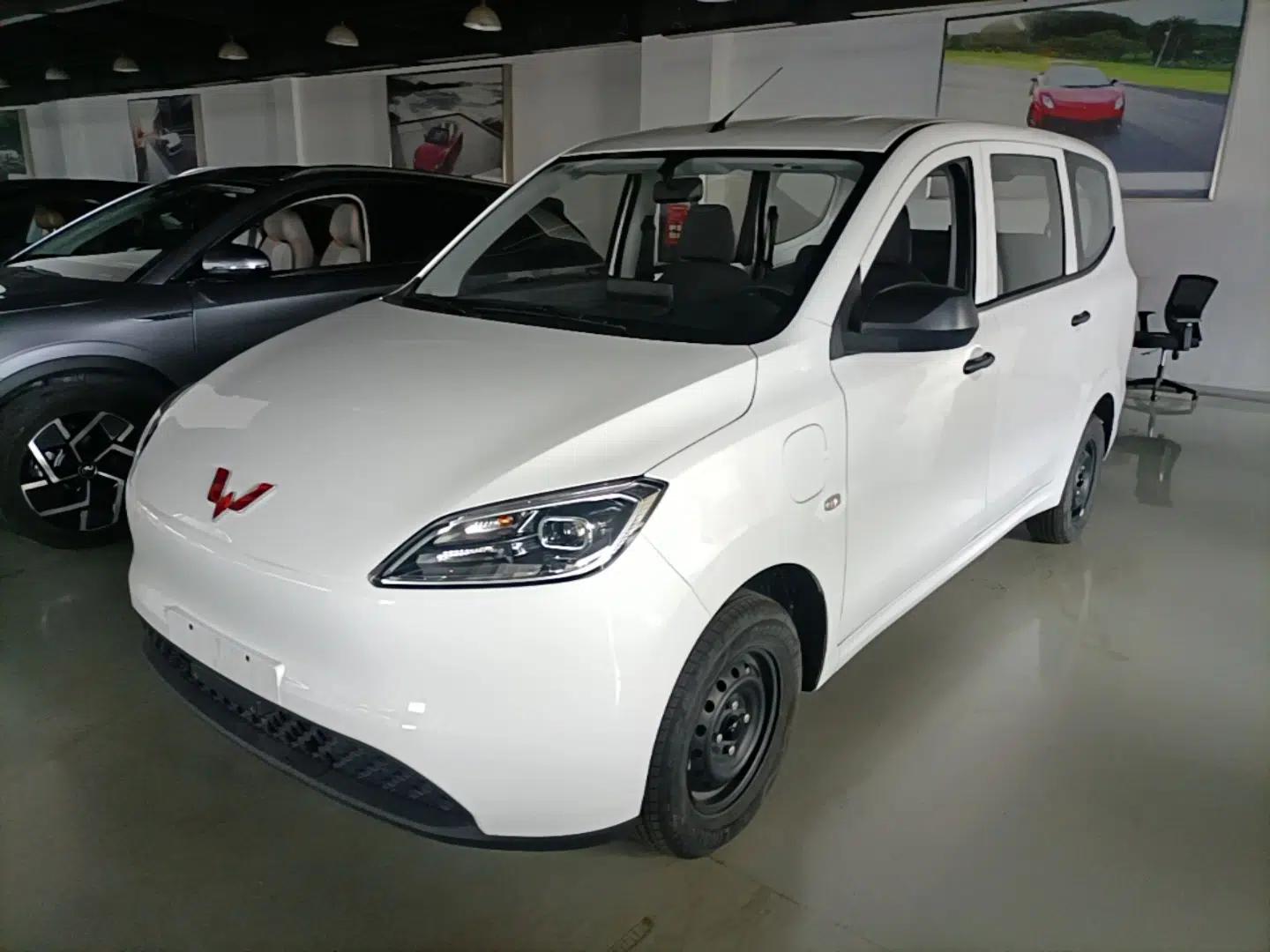 Wuling Hongguang New Energy 2024 All-Electric Model 300KM Standard Version — миниатюра 1