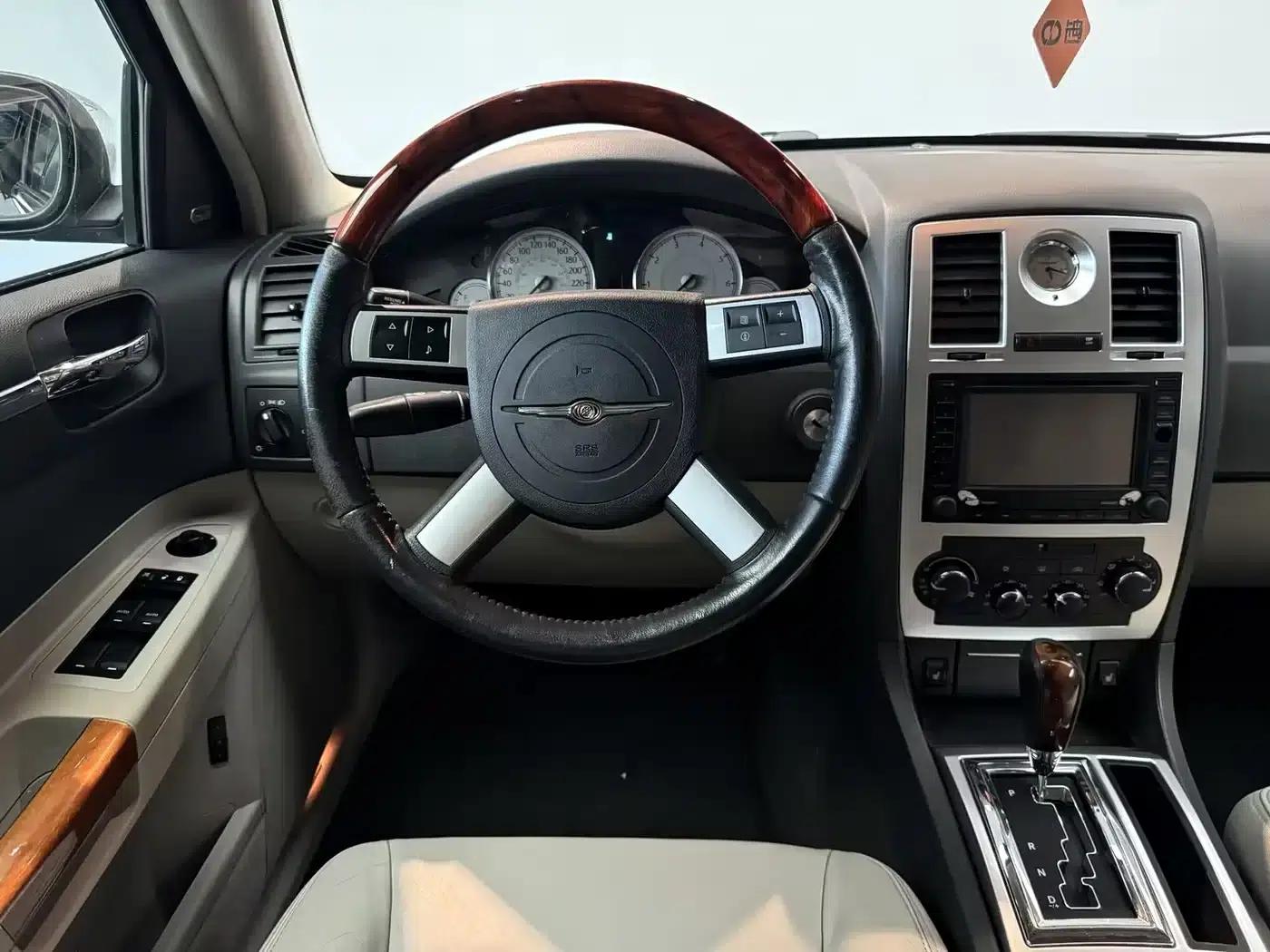 Chrysler 300C 2006 3.5L Luxury Navigator Edition — миниатюра 18