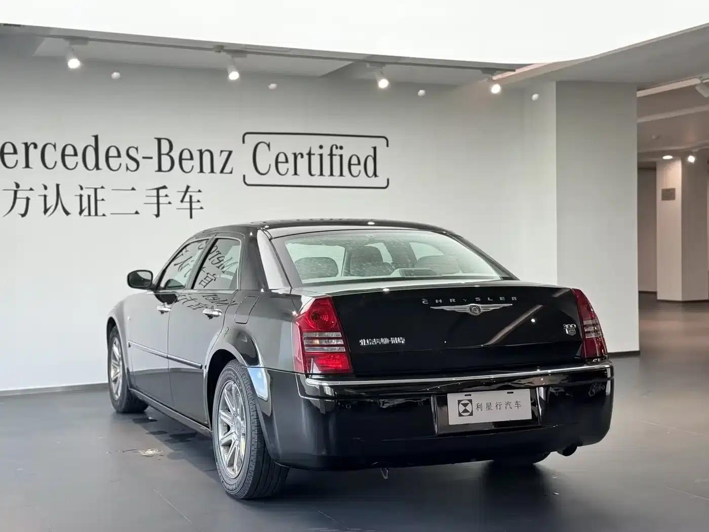 Chrysler 300C 2006 3.5L Luxury Navigator Edition — миниатюра 3