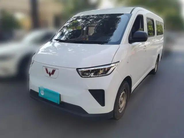 Wuling Yangguang 2024 300KM Comfort Version Passenger Van 75kW