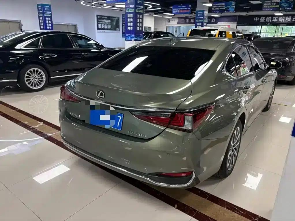 Lexus ES 2023 200 Premium Edition — миниатюра 3