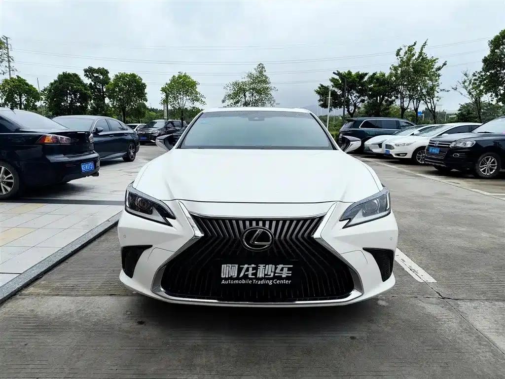Lexus ES 2020 200 Luxury Edition — миниатюра 2