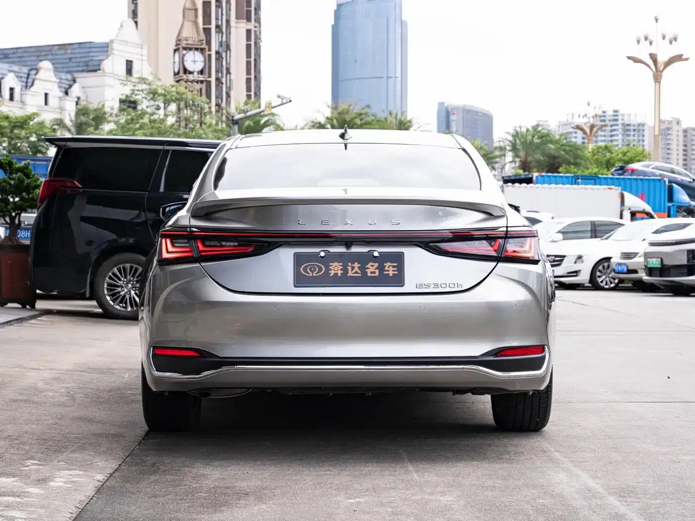 Lexus ES 2025 300h Premium Edition — миниатюра 8