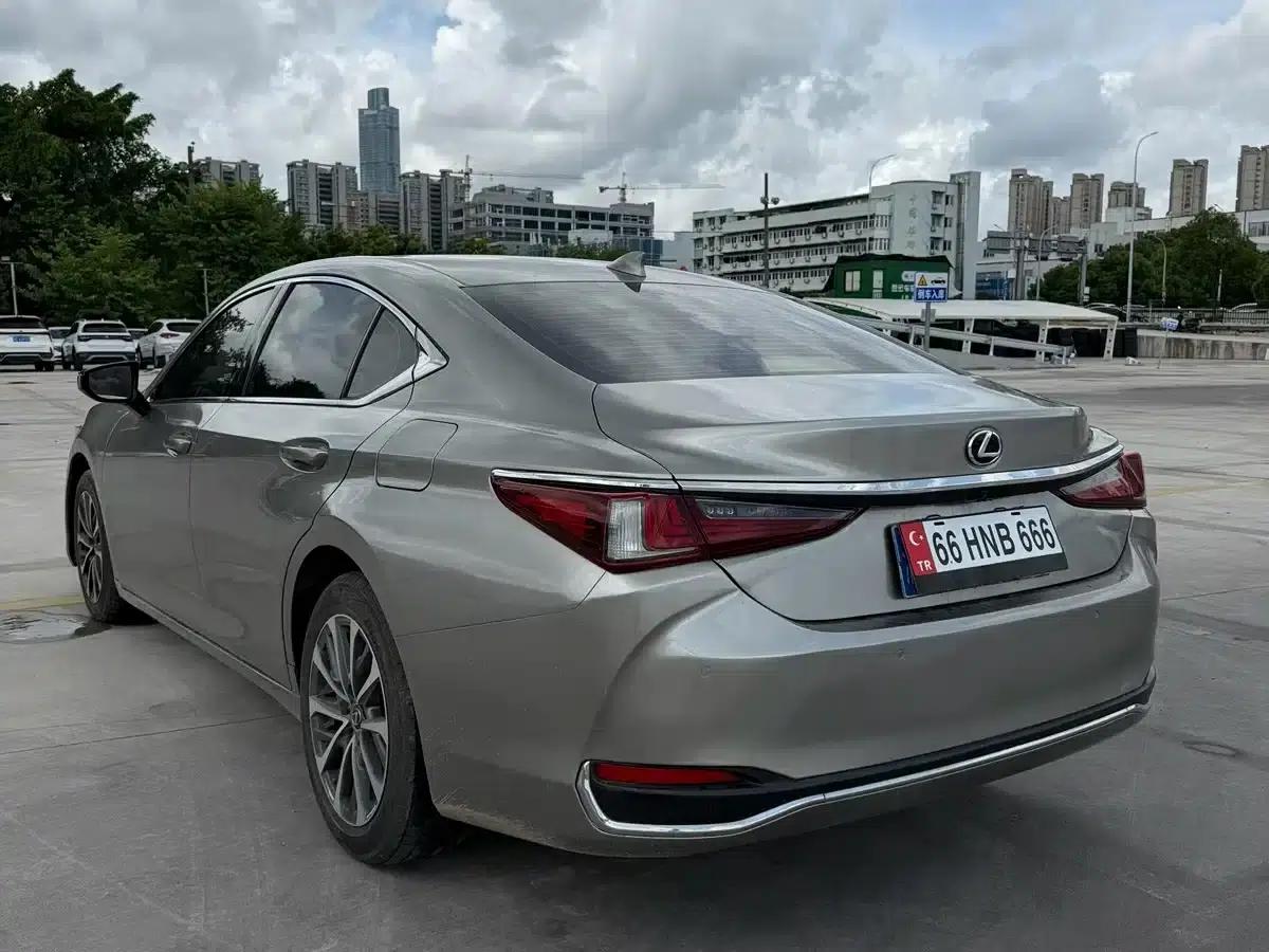 Lexus ES 2023 200 Luxury Edition — миниатюра 8