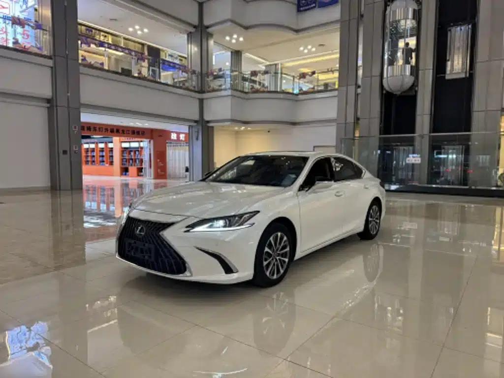 Lexus ES 2023 200 Premium Edition — миниатюра 4