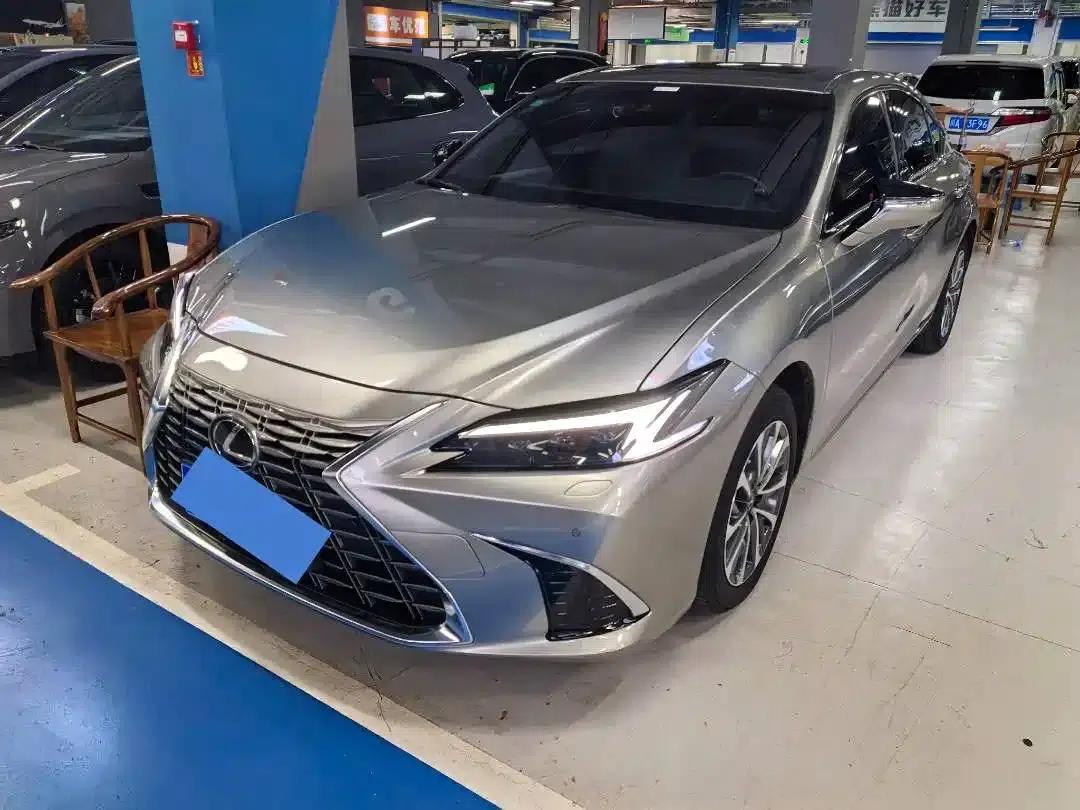 Lexus ES 2025 200 Premium Edition — миниатюра 1