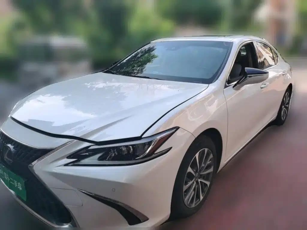 Lexus ES 2021 Model 200 Premium Edition — миниатюра 2