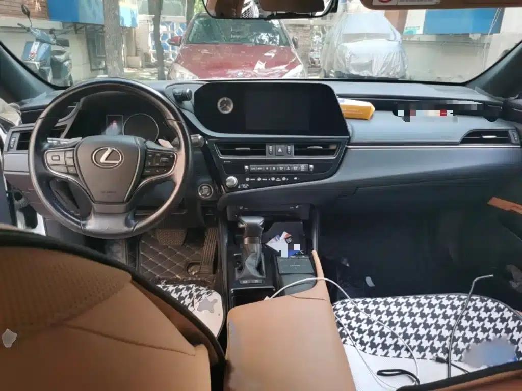 Lexus ES 2021 Model 200 Premium Edition — миниатюра 13
