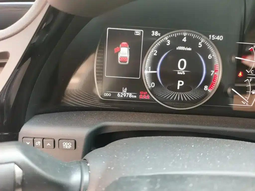 Lexus ES 2021 Model 200 Premium Edition — миниатюра 5