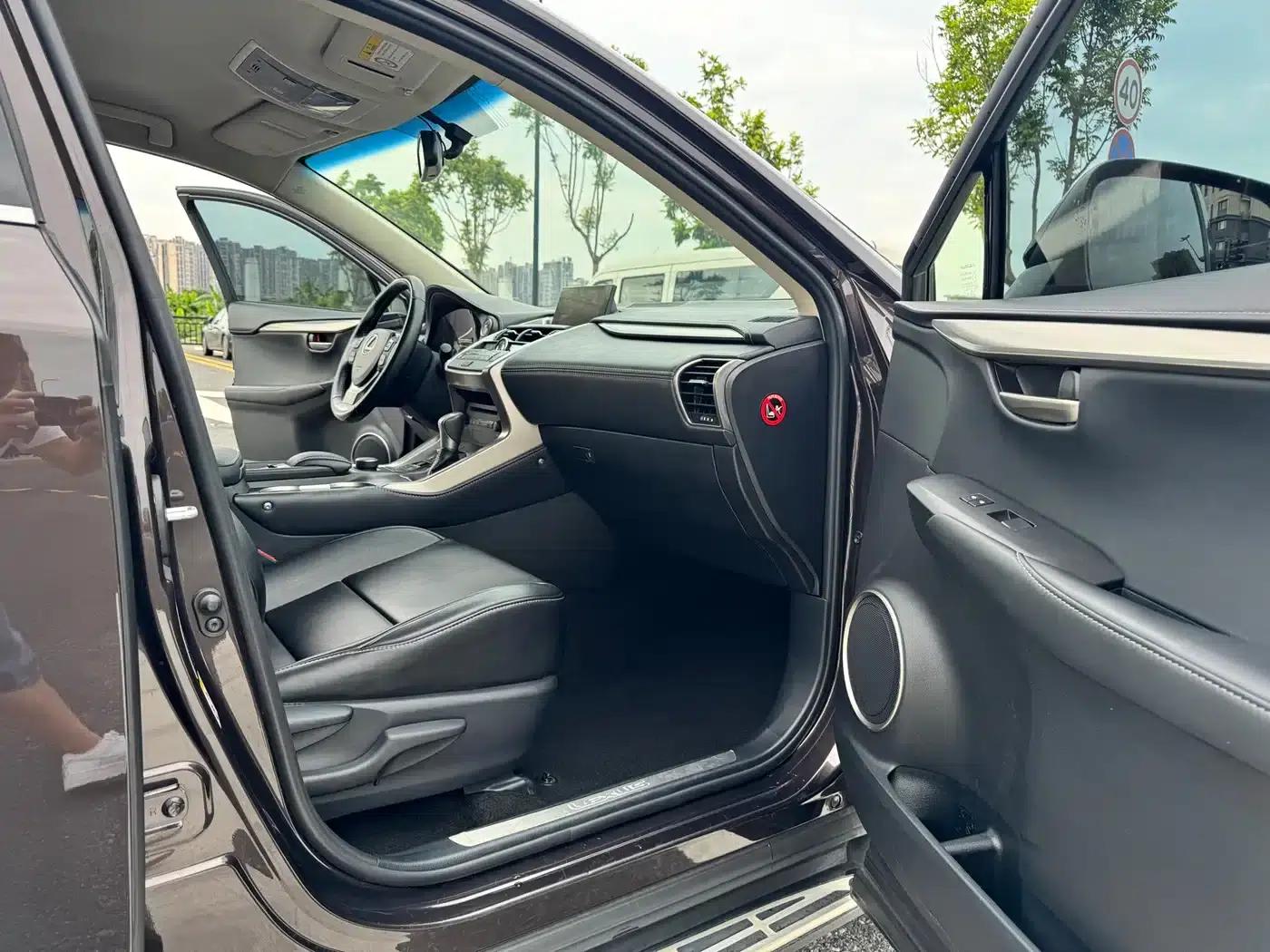 Lexus NX 2015 200 FWD Sport Edition — миниатюра 6