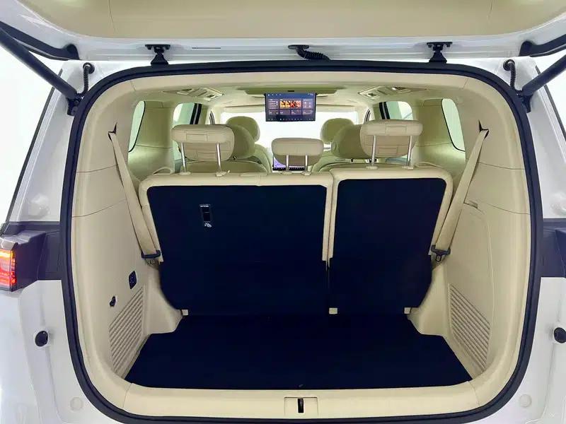 Voyah Dreamer PHEV 2025 AWD Flagship Kunpeng Edition — миниатюра 33