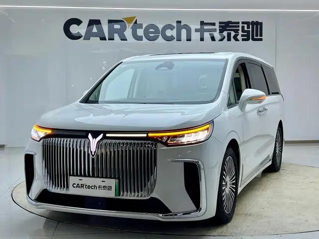 Voyah Dreamer PHEV 2025 AWD Flagship Kunpeng Edition
