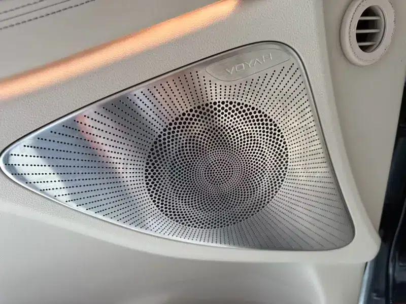 Voyah Dreamer PHEV 2025 AWD Flagship Kunpeng Edition — миниатюра 10