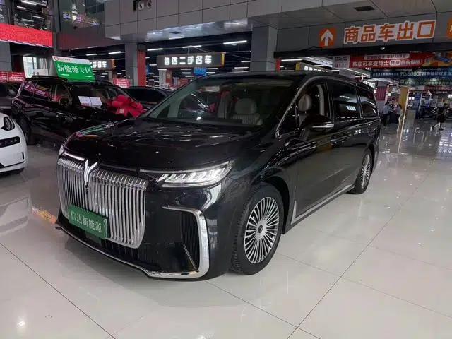 Voyah Dreamer PHEV 2025 AWD Flagship Kunpeng Edition