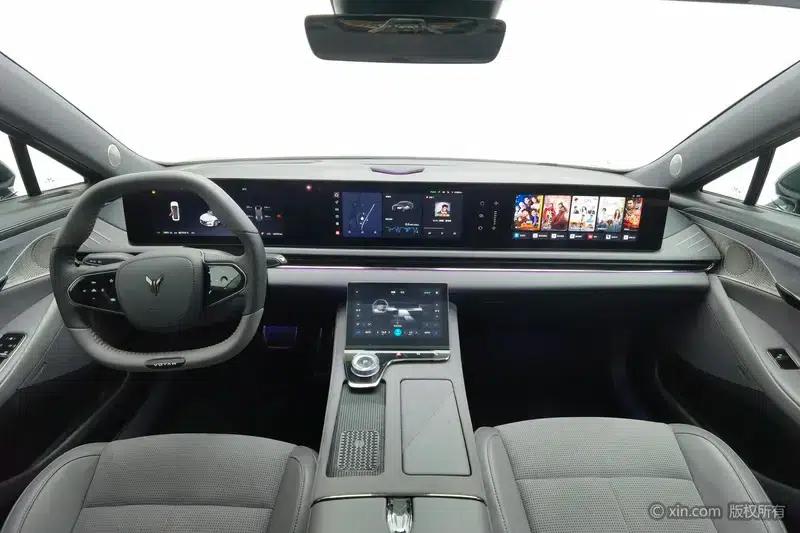 Voyah Chase PHEV 2024 Extended Range AWD Executive Edition — миниатюра 15