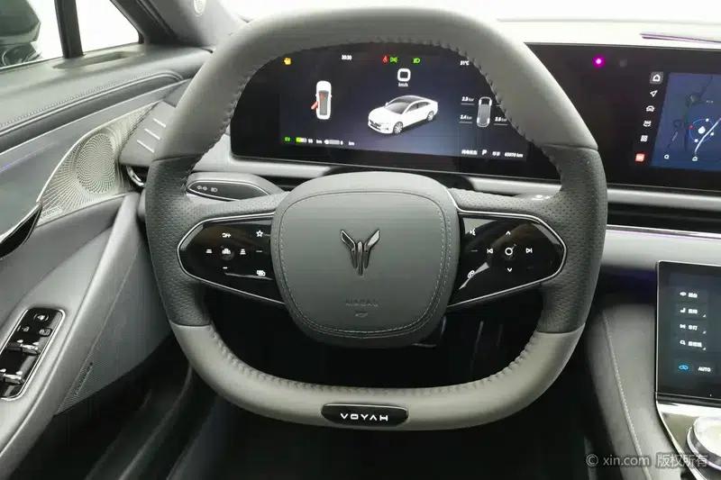 Voyah Chase PHEV 2024 Extended Range AWD Executive Edition — миниатюра 17