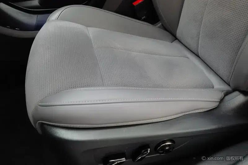 Voyah Chase PHEV 2024 Extended Range AWD Executive Edition — миниатюра 19