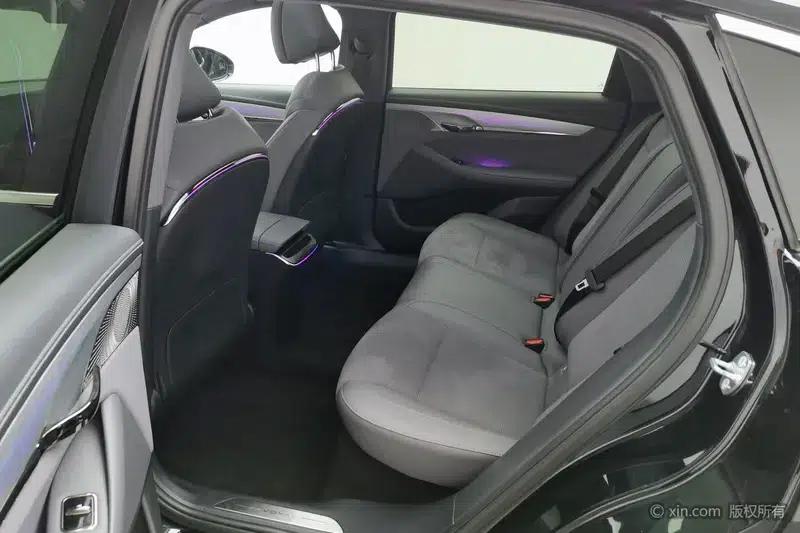 Voyah Chase PHEV 2024 Extended Range AWD Executive Edition — миниатюра 20