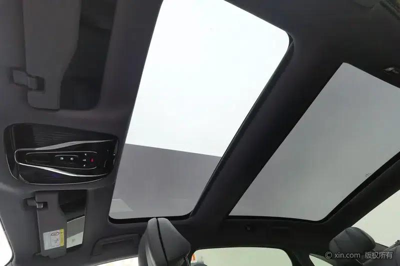 Voyah Chase PHEV 2024 Extended Range AWD Executive Edition — миниатюра 21
