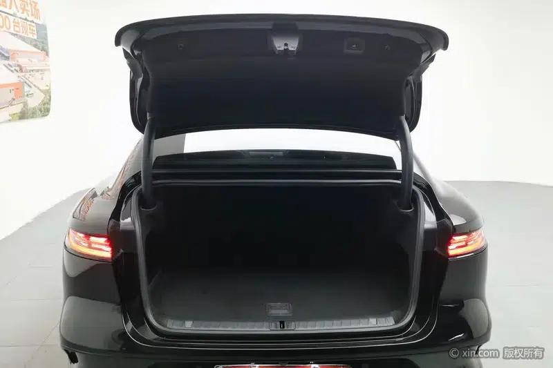 Voyah Chase PHEV 2024 Extended Range AWD Executive Edition — миниатюра 24
