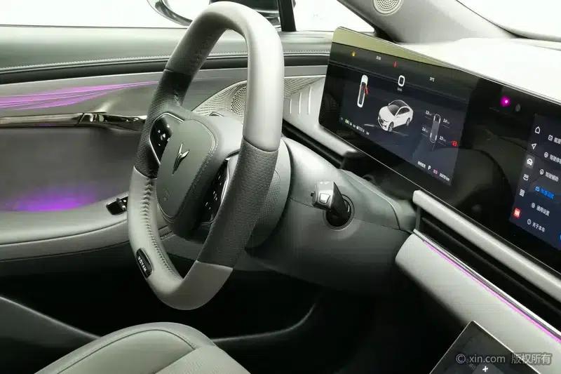 Voyah Chase PHEV 2024 Extended Range AWD Executive Edition — миниатюра 10