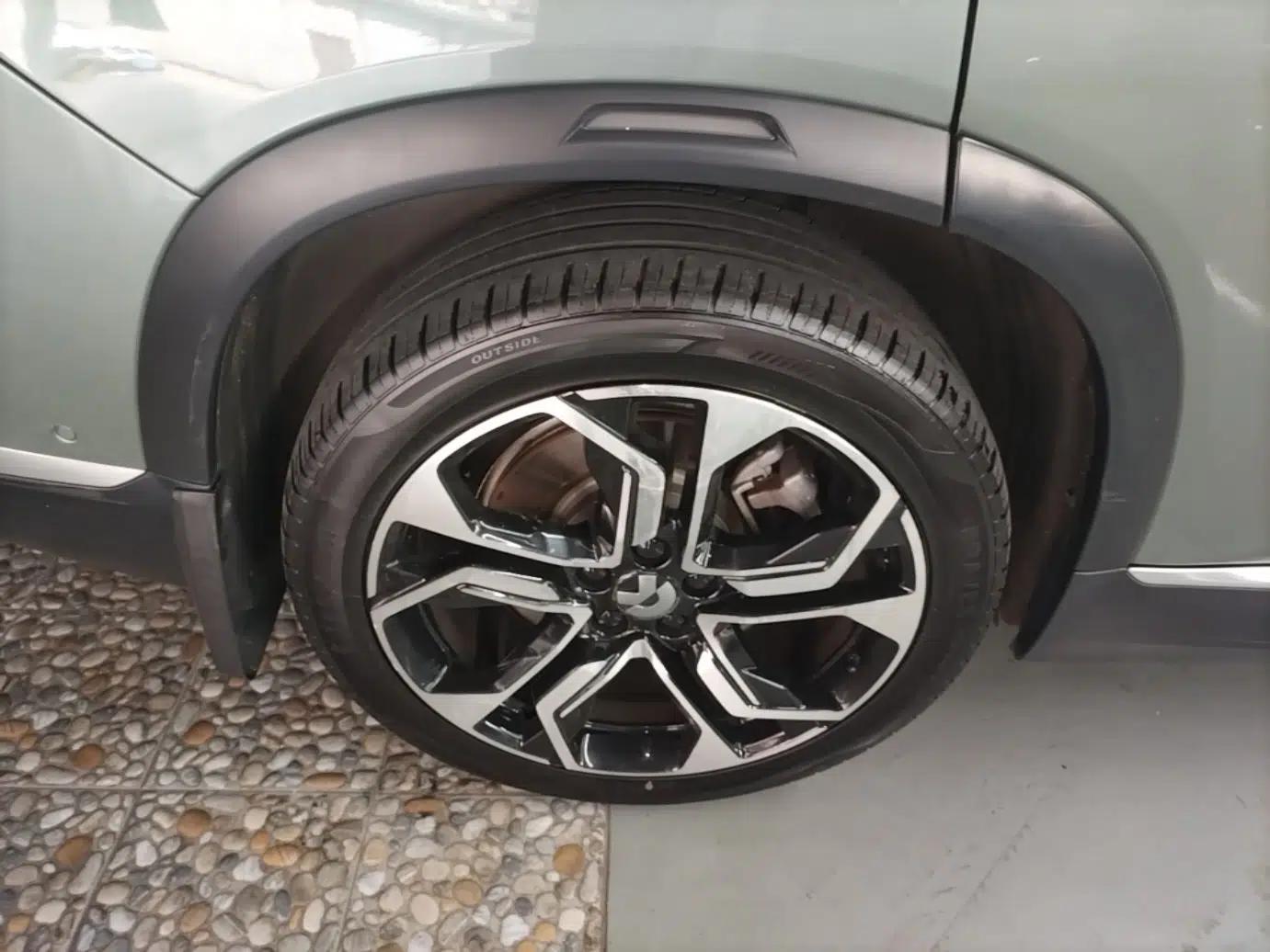 Nio ES8 2020 580 km Range Signature Edition Six-Seater Version — миниатюра 11