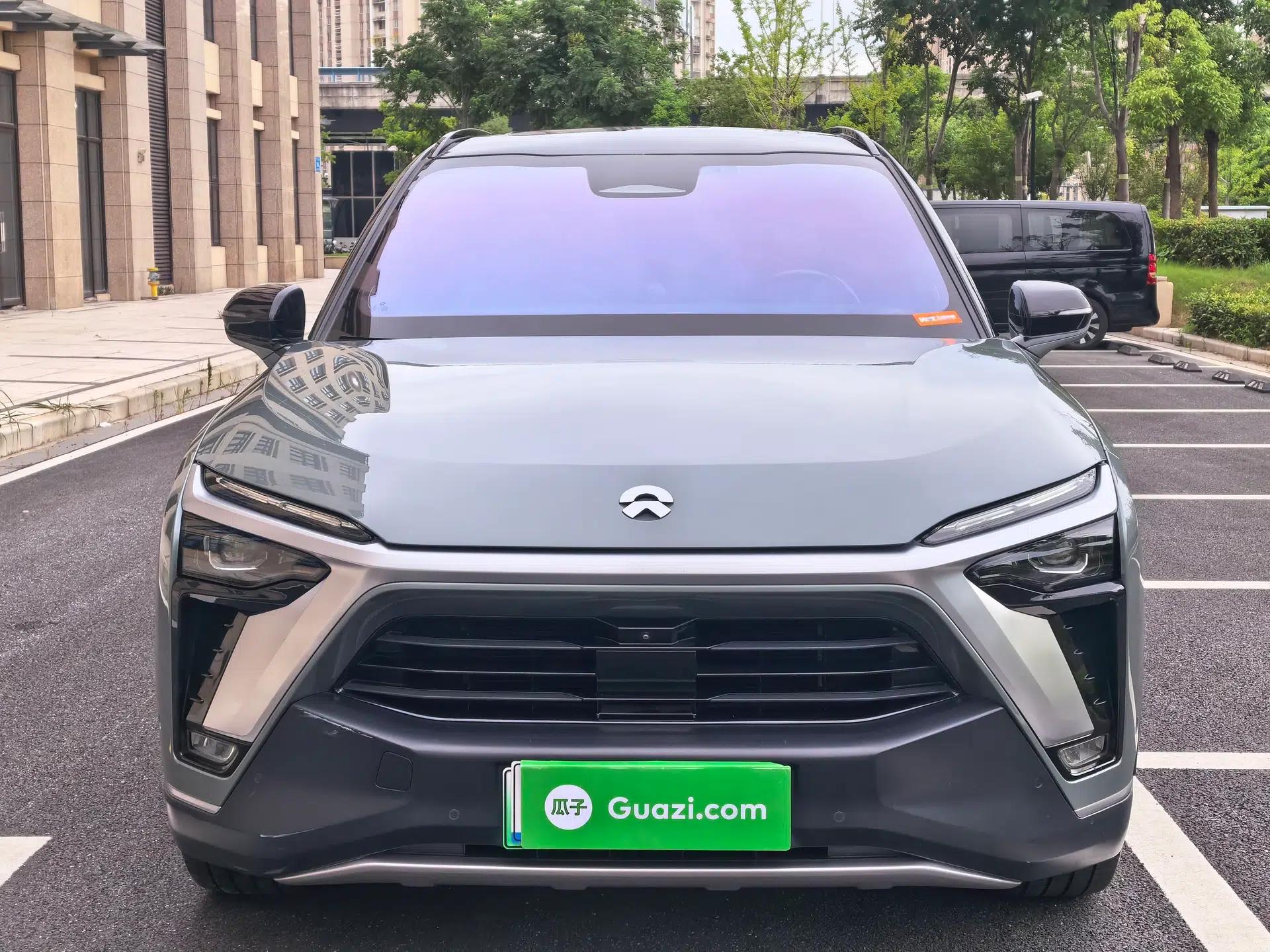 Nio ES8 2020 580 km Range Signature Edition Six-Seater Version — миниатюра 12