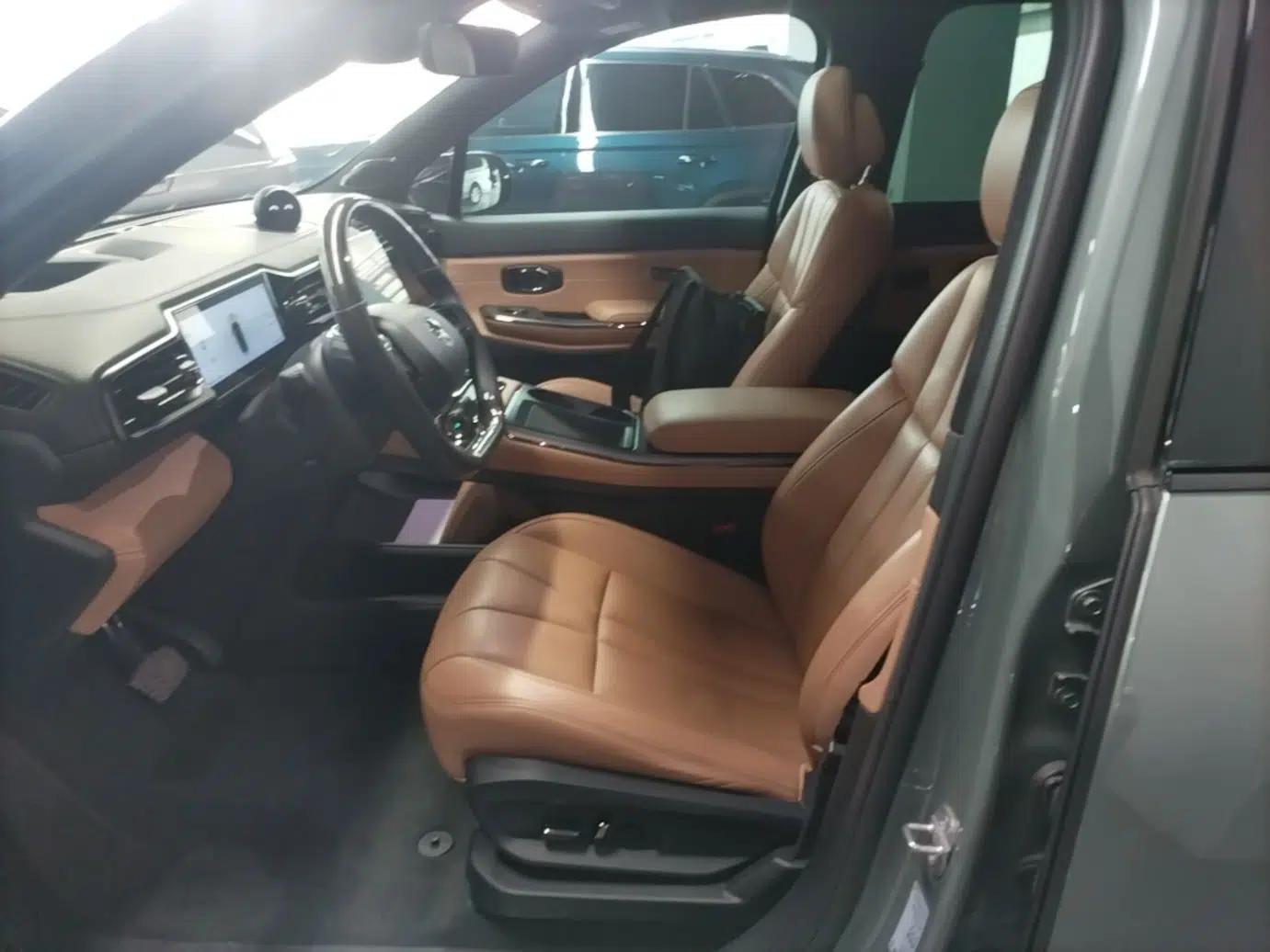 Nio ES8 2020 580 km Range Signature Edition Six-Seater Version — миниатюра 25