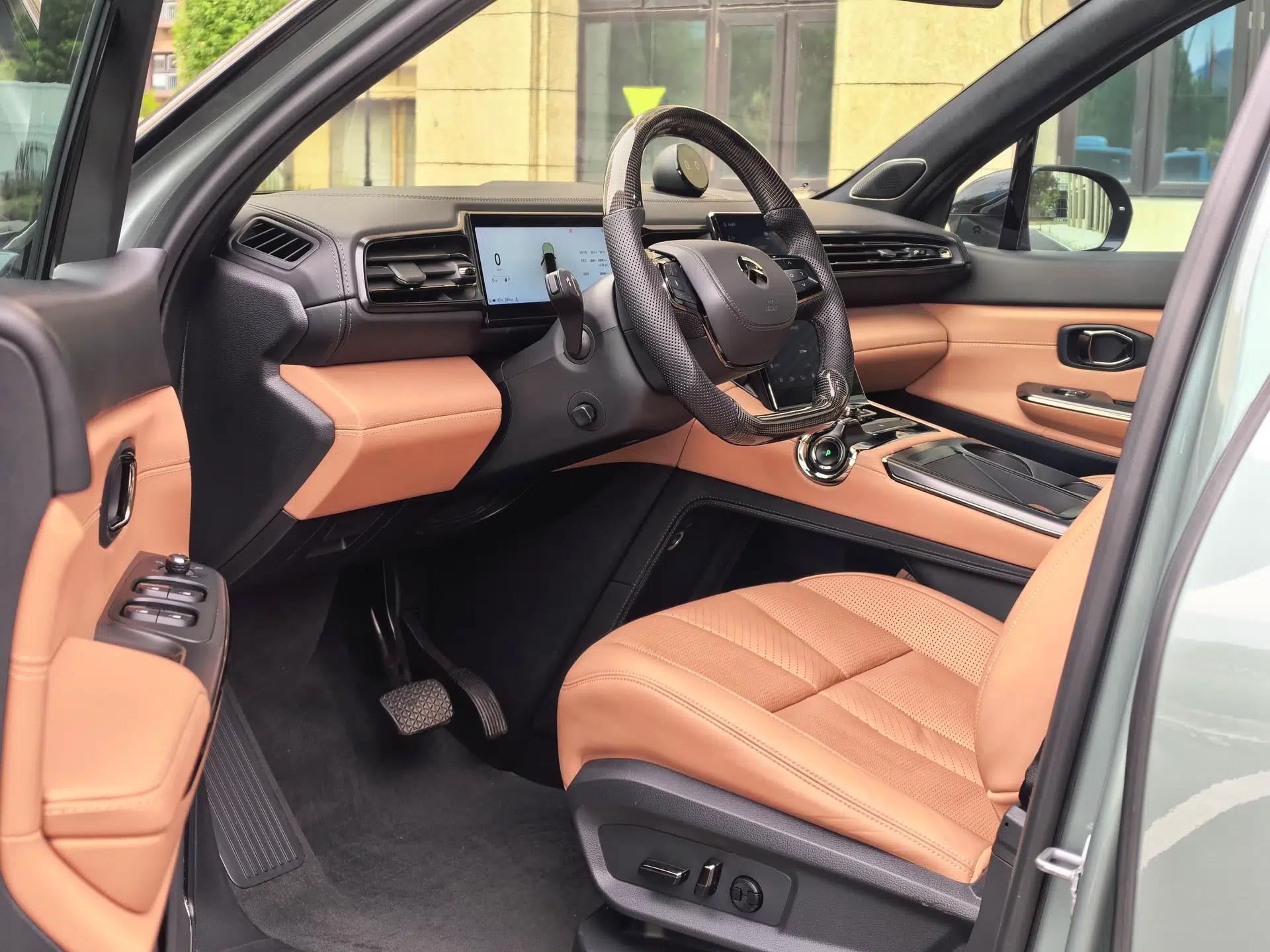 Nio ES8 2020 580 km Range Signature Edition Six-Seater Version — миниатюра 31