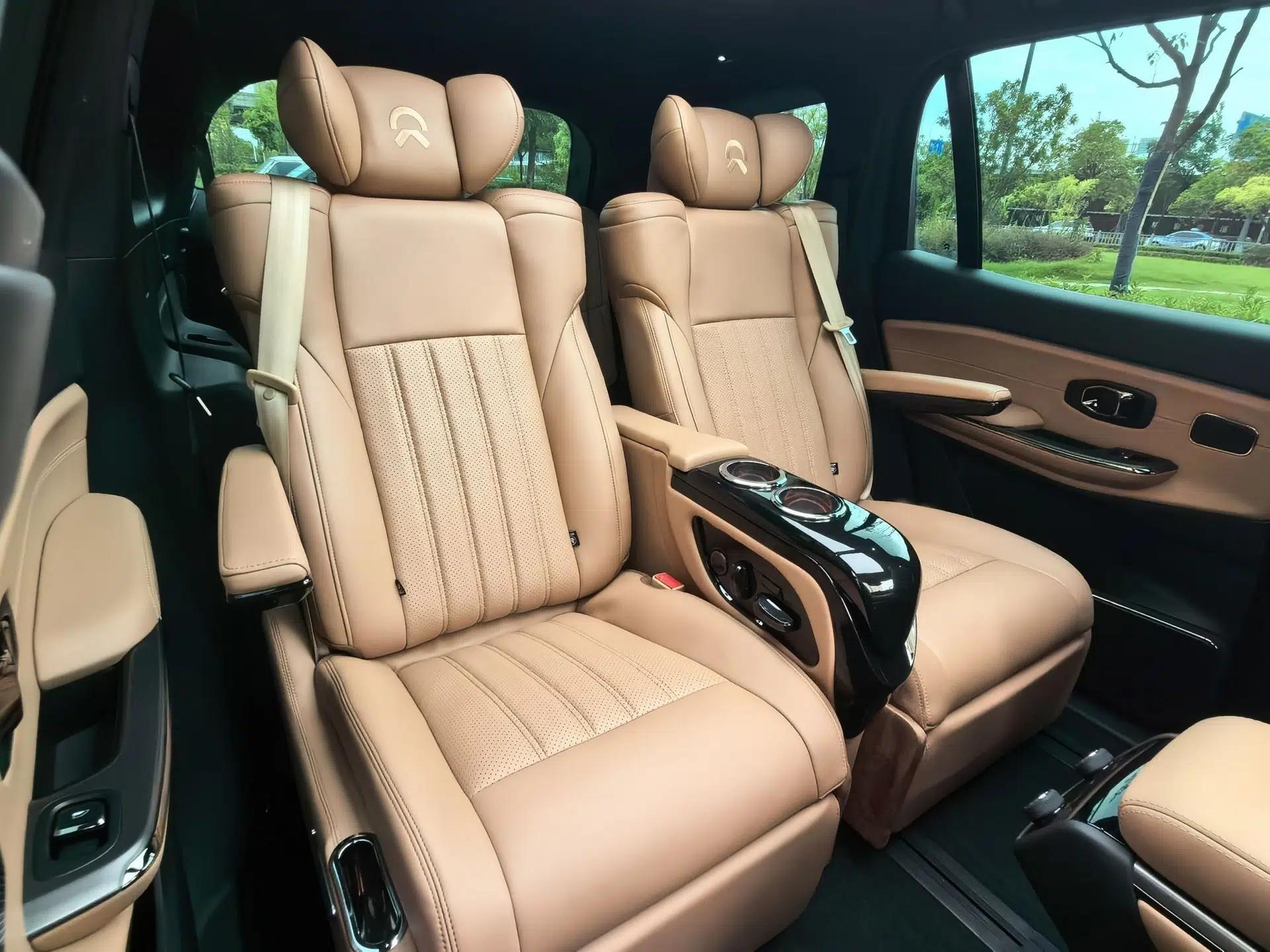 Nio ES8 2020 580 km Range Signature Edition Six-Seater Version — миниатюра 35