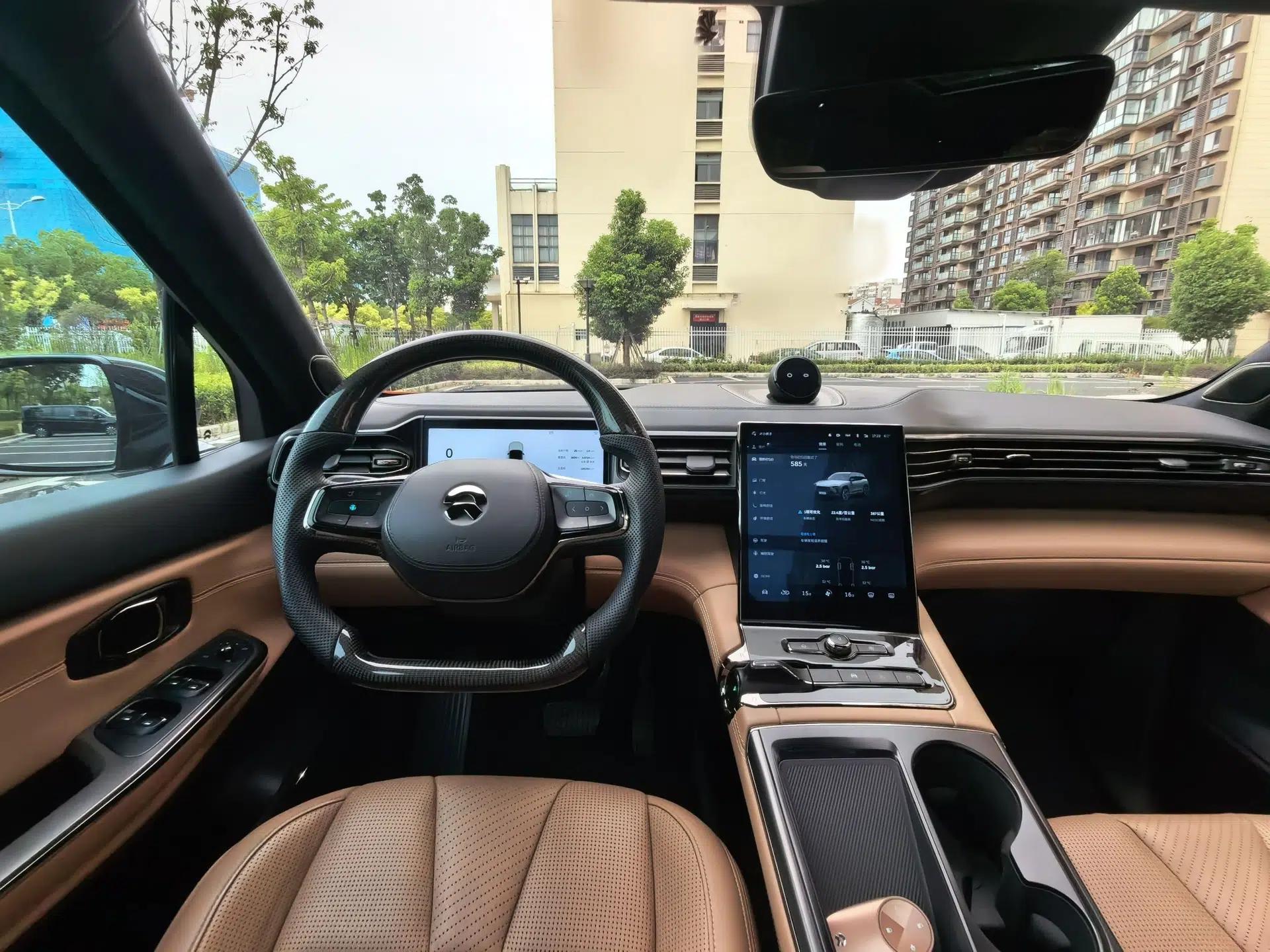 Nio ES8 2020 580 km Range Signature Edition Six-Seater Version — миниатюра 39