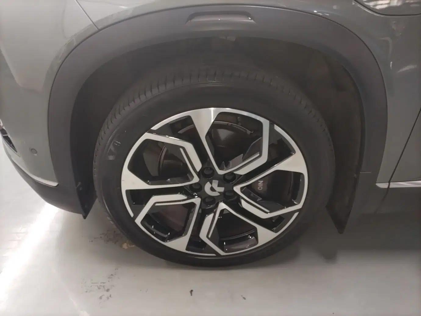 Nio ES8 2020 580 km Range Signature Edition Six-Seater Version — миниатюра 10
