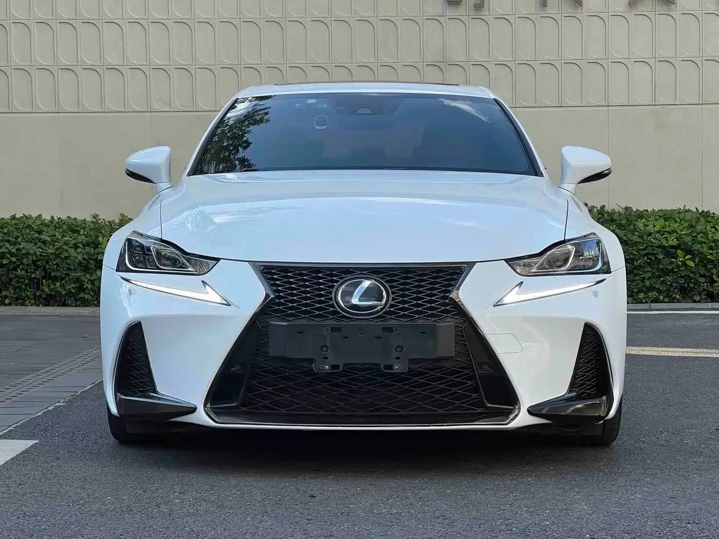 Lexus IS 2017 300 F SPORT Edition — миниатюра 2