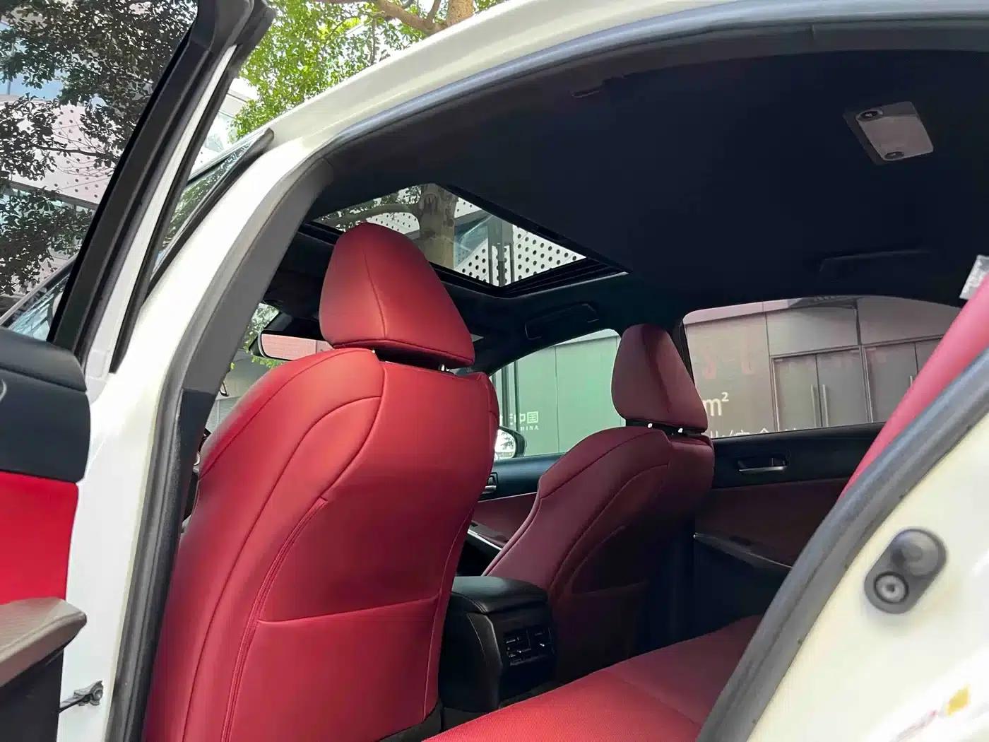 Lexus IS 2017 300 F SPORT Edition — миниатюра 13