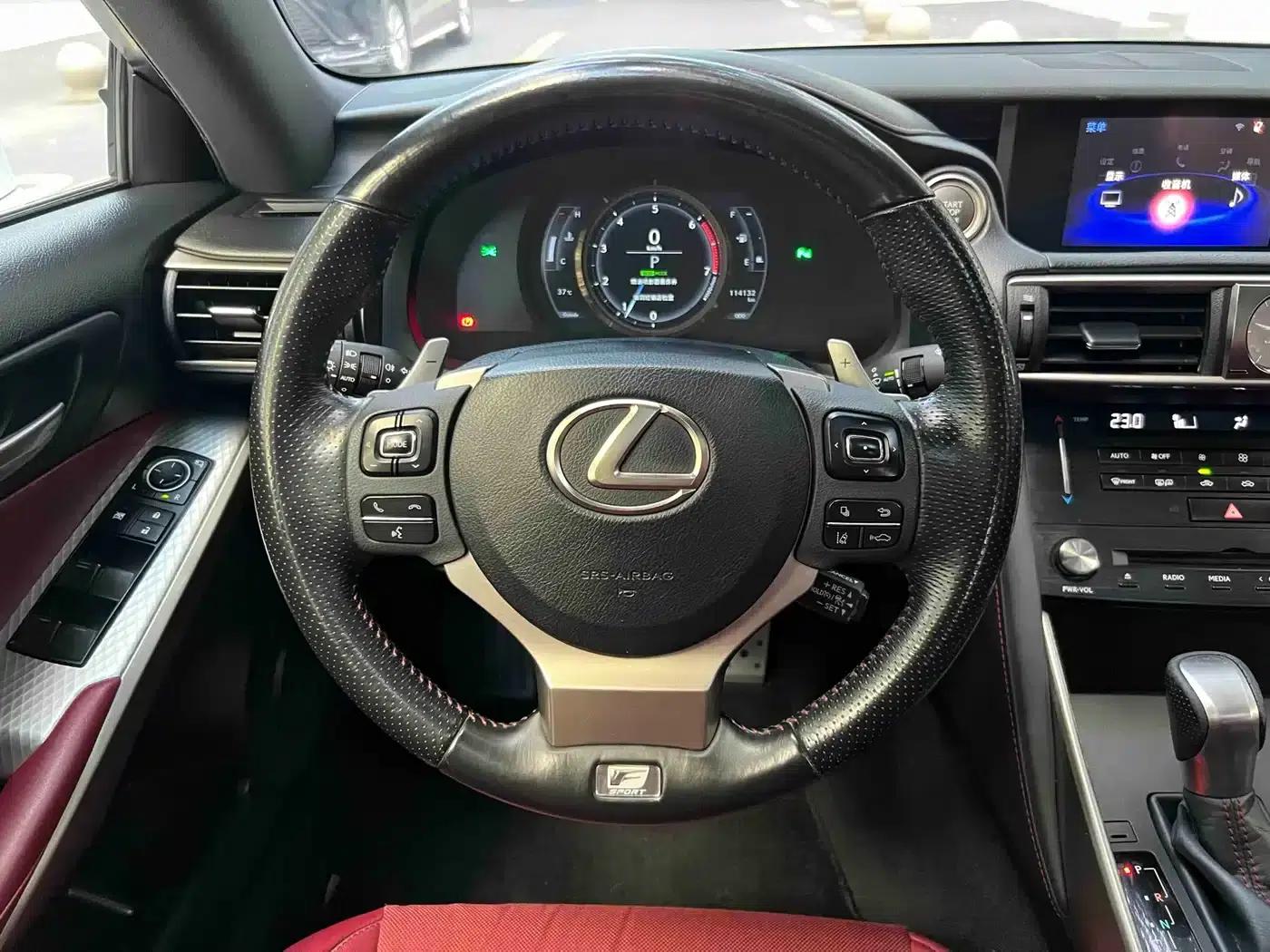 Lexus IS 2017 300 F SPORT Edition — миниатюра 21