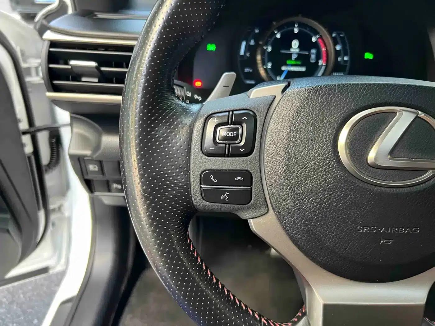 Lexus IS 2017 300 F SPORT Edition — миниатюра 22