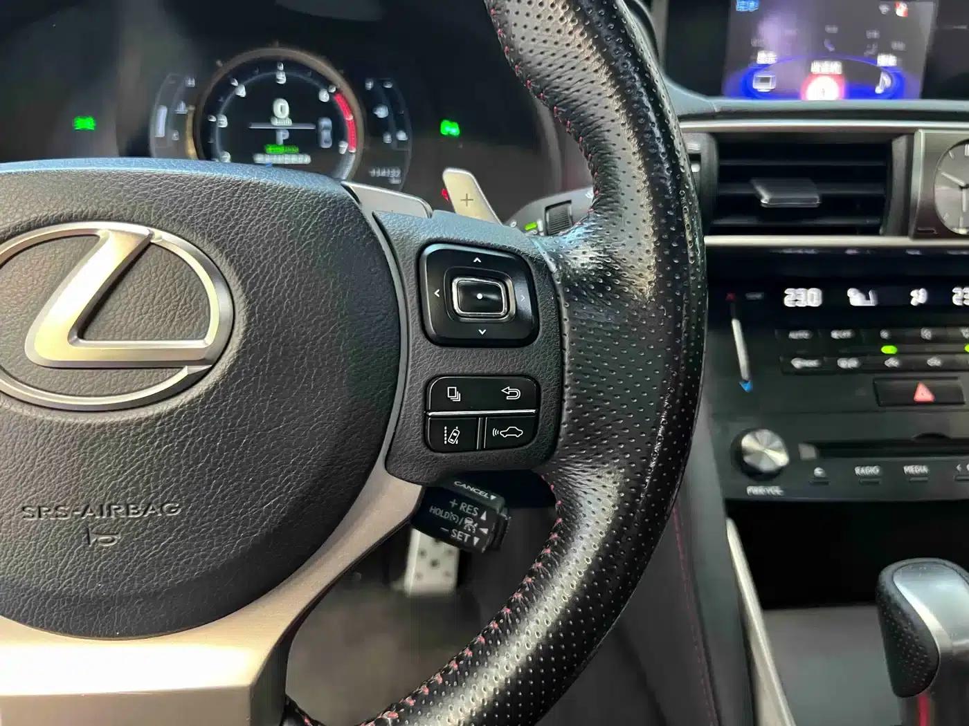 Lexus IS 2017 300 F SPORT Edition — миниатюра 23