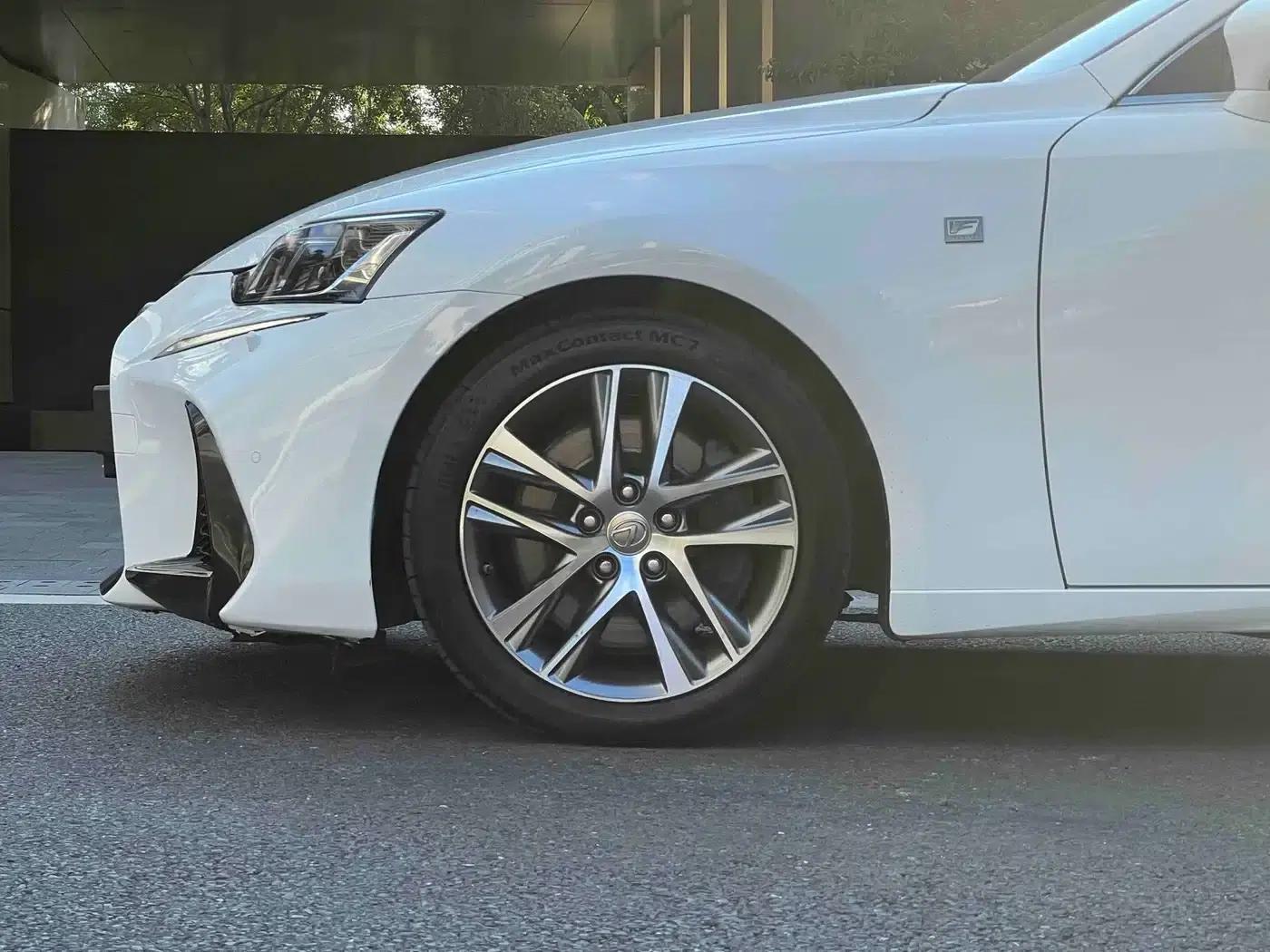 Lexus IS 2017 300 F SPORT Edition — миниатюра 34