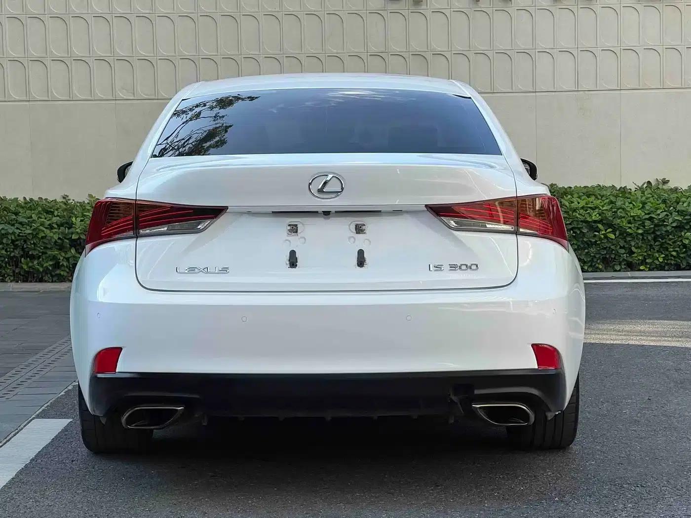 Lexus IS 2017 300 F SPORT Edition — миниатюра 6