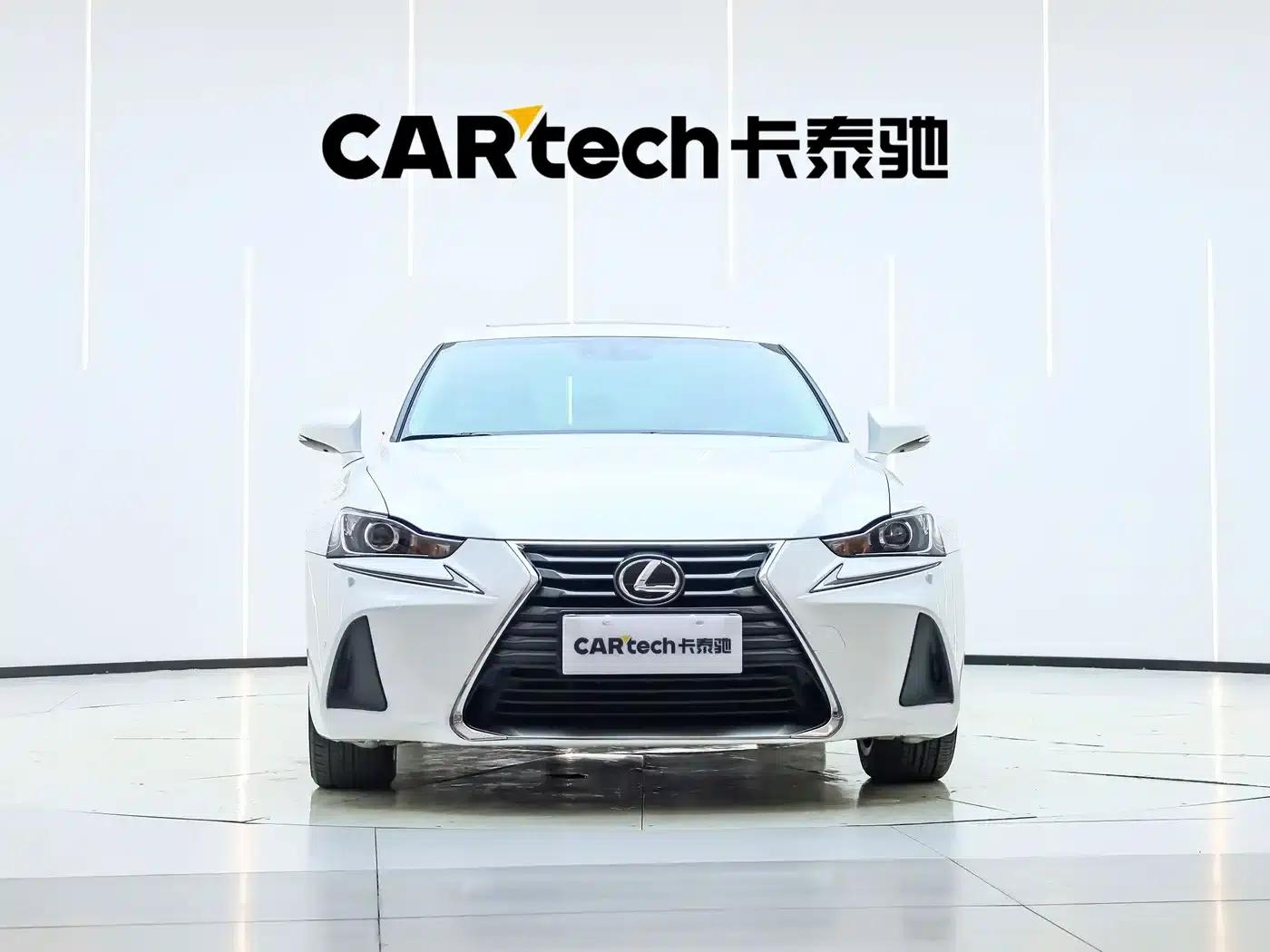 Lexus IS 2017 300 Sport Edition — миниатюра 1