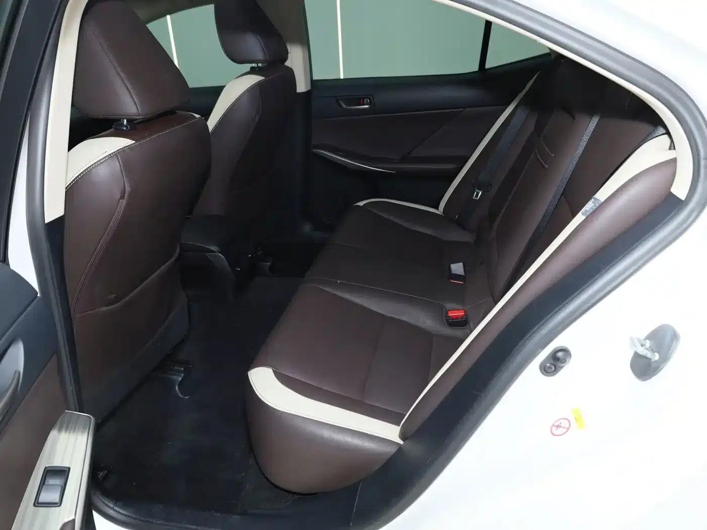 Lexus IS 2017 300 Sport Edition — миниатюра 14