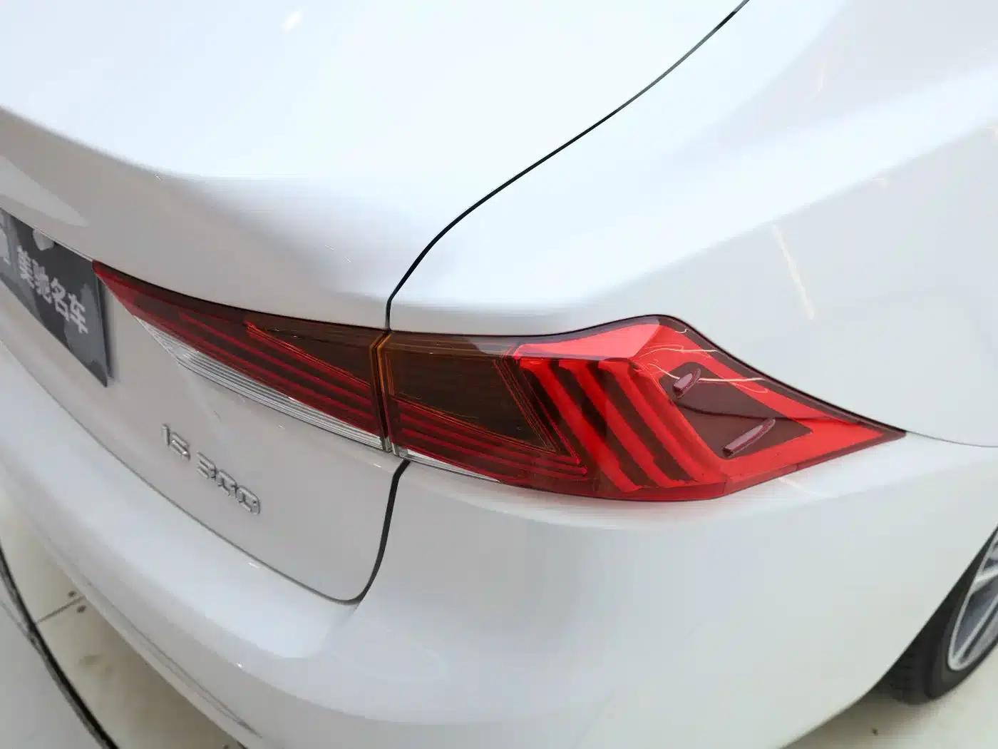 Lexus IS 2017 300 Sport Edition — миниатюра 6