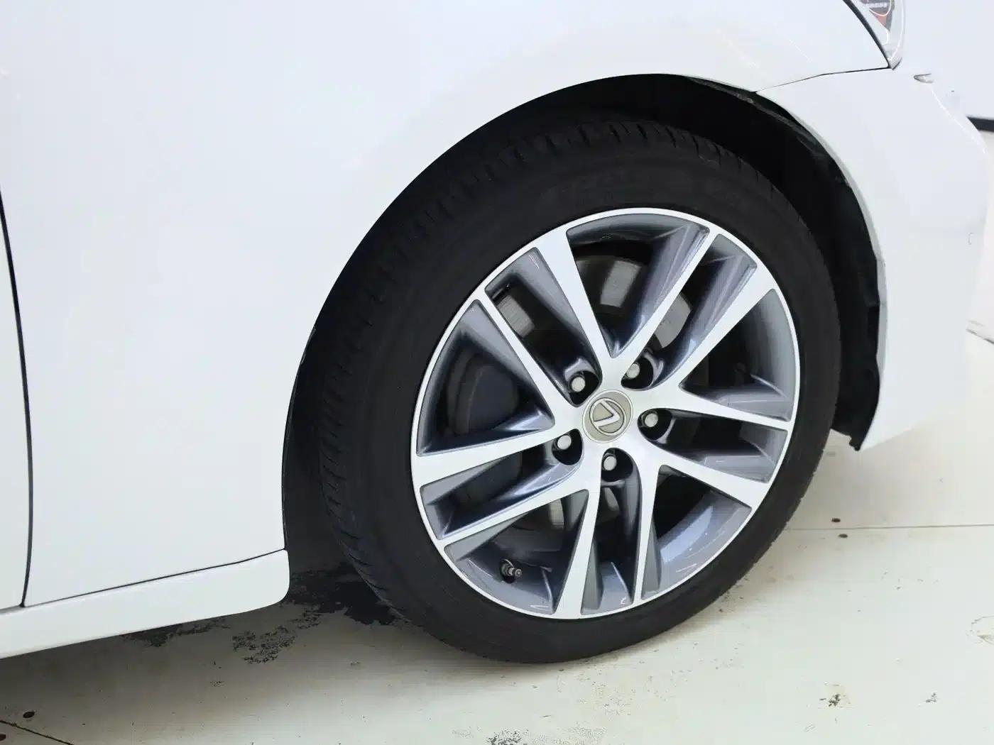 Lexus IS 2017 300 Sport Edition — миниатюра 7