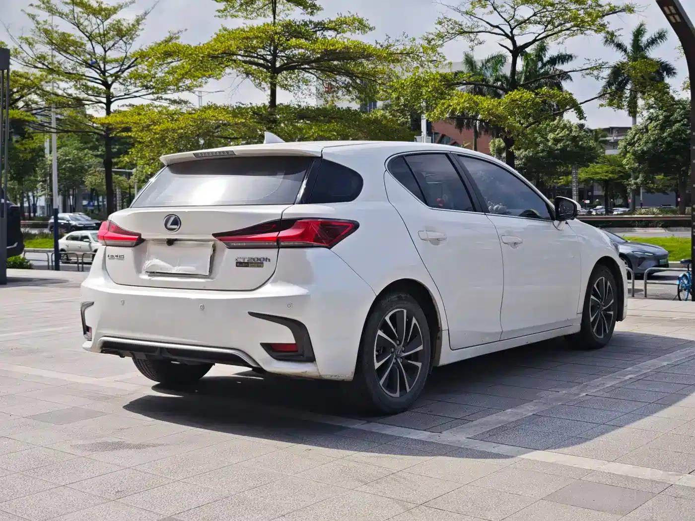 Lexus CT 2017 CT200h Elite Edition, Single Color, China V Emission Standard — миниатюра 3