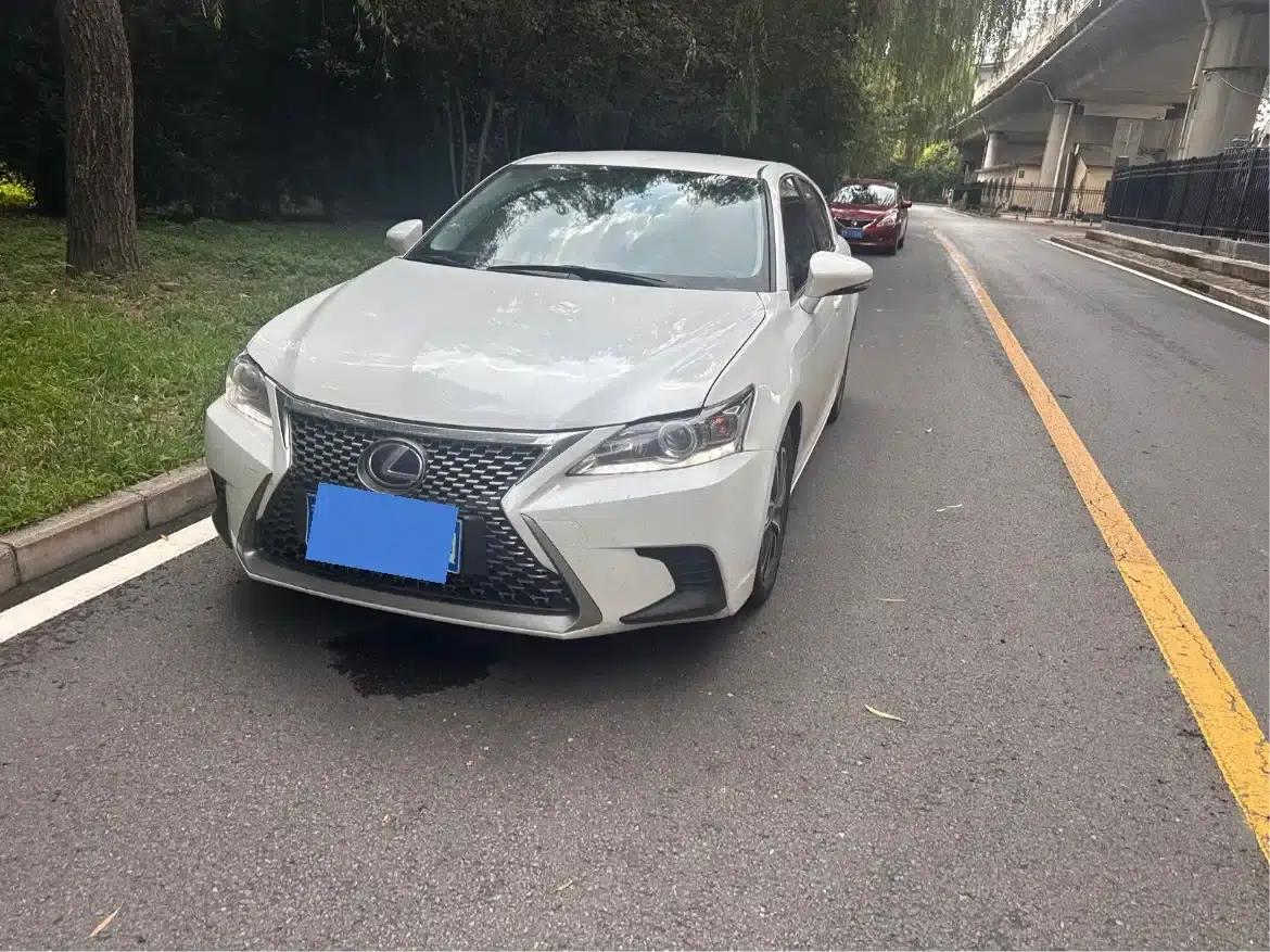 Lexus CT 2018 CT200h Colorful Life Special Limited Edition — миниатюра 1