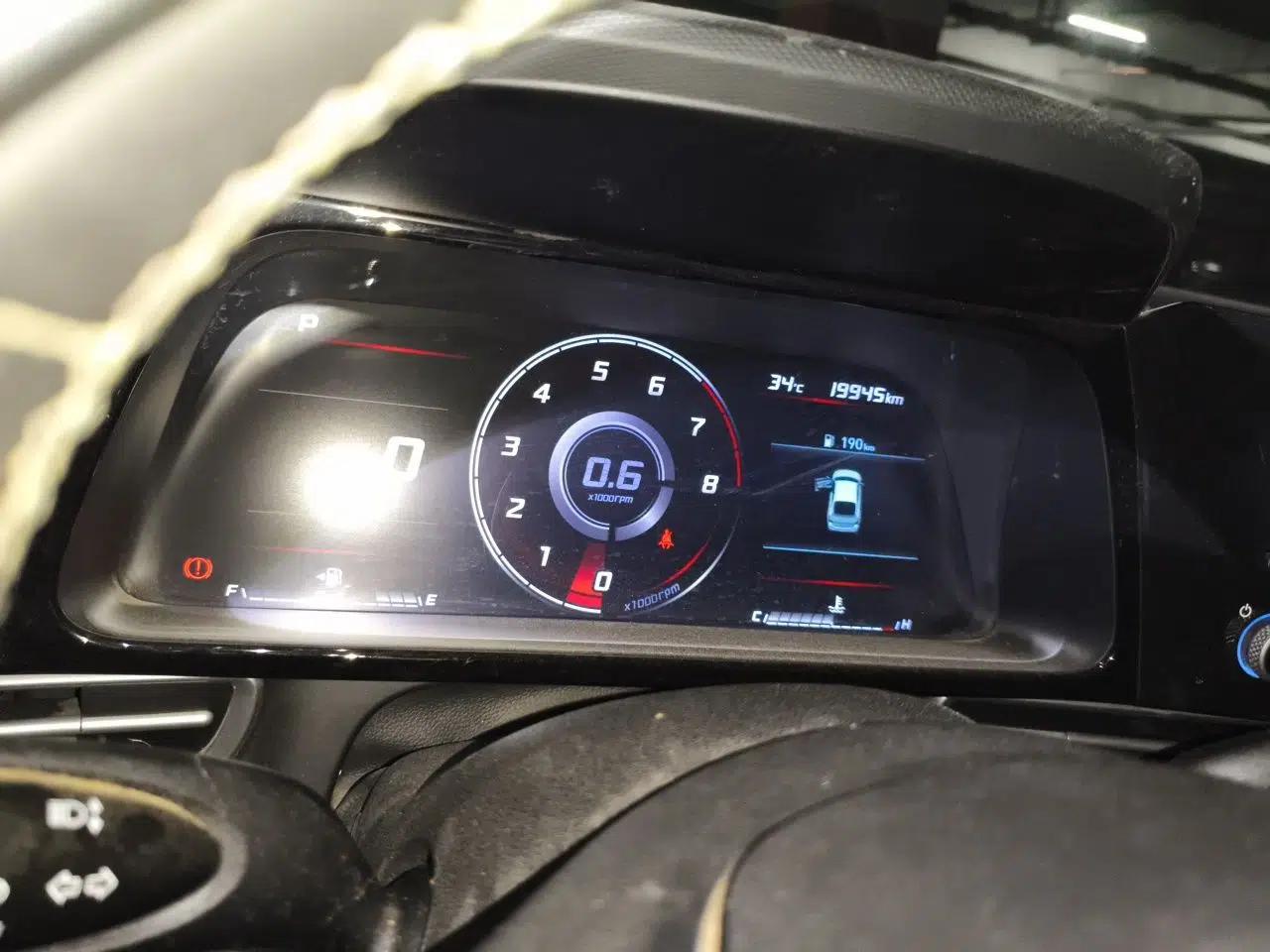 Hyundai Elantra 2021 1.5L CVT GLX Elite Edition — миниатюра 11
