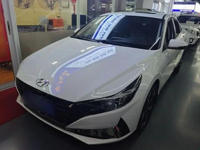 Hyundai Elantra 2021 1.5L CVT LUX Prestige Edition
