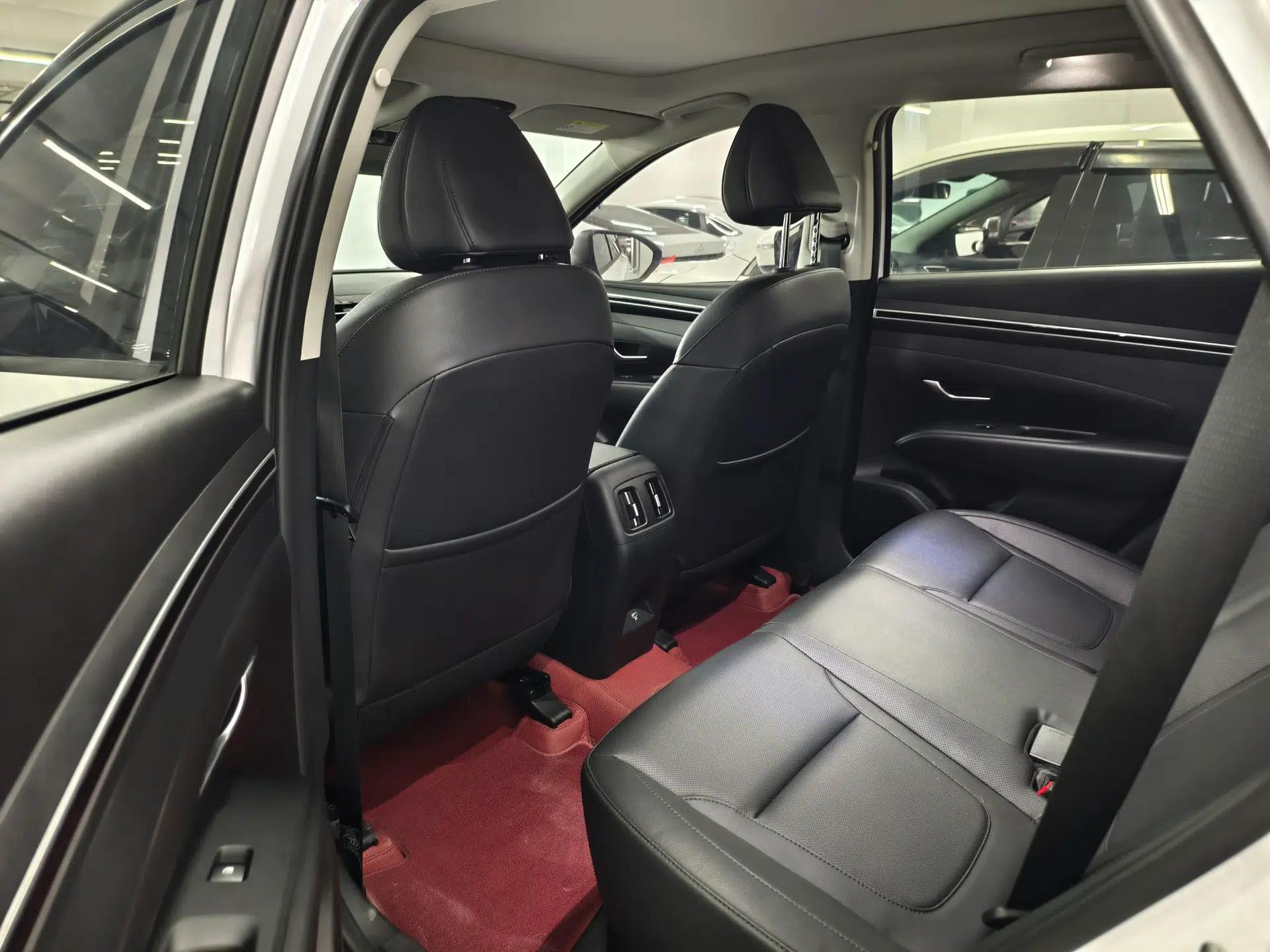 Hyundai Tucson 2023 Tucson L 1.5T Automatic Two-Wheel Drive DLX Luxury Edition — миниатюра 8