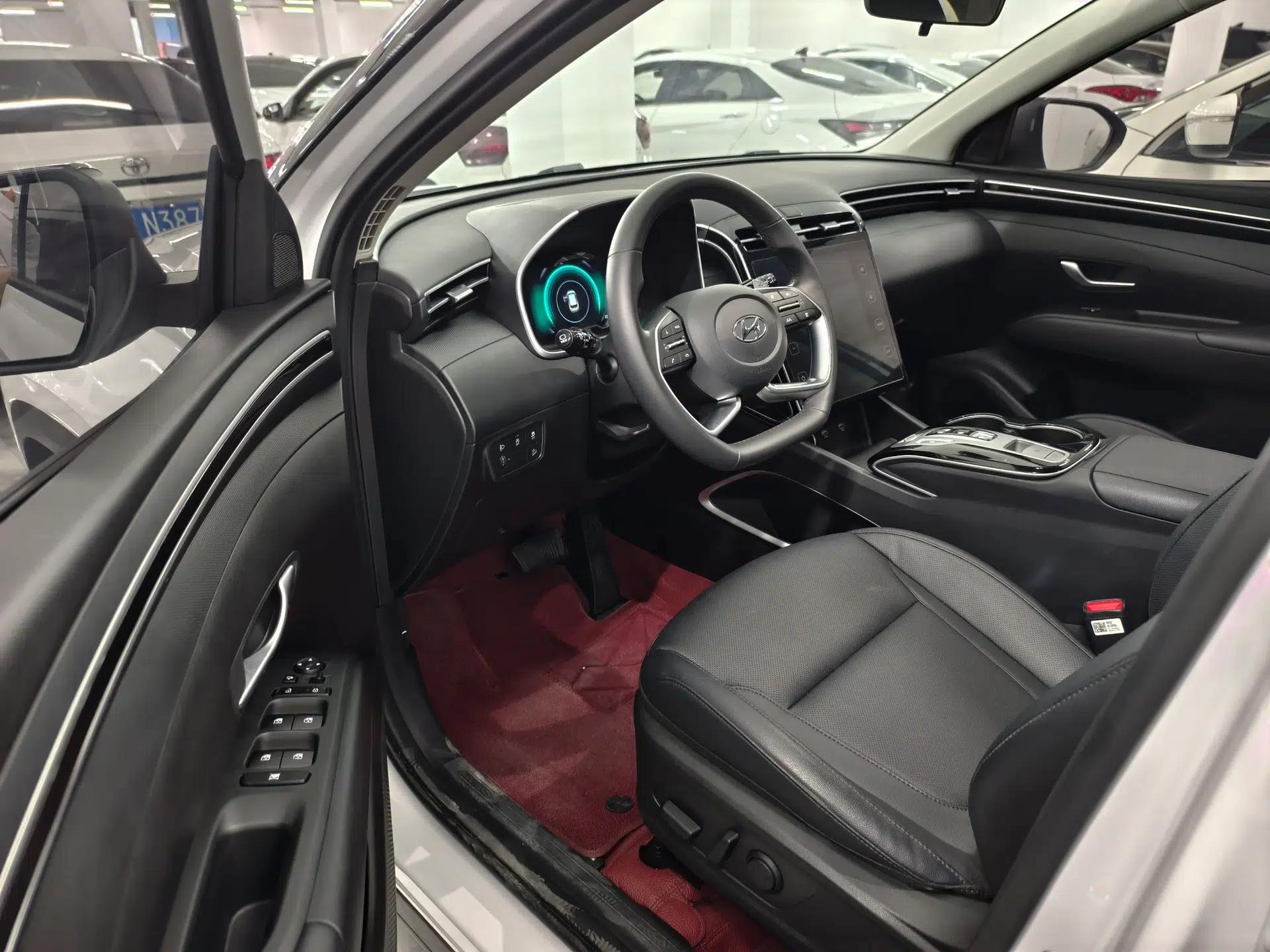 Hyundai Tucson 2023 Tucson L 1.5T Automatic Two-Wheel Drive DLX Luxury Edition — миниатюра 9