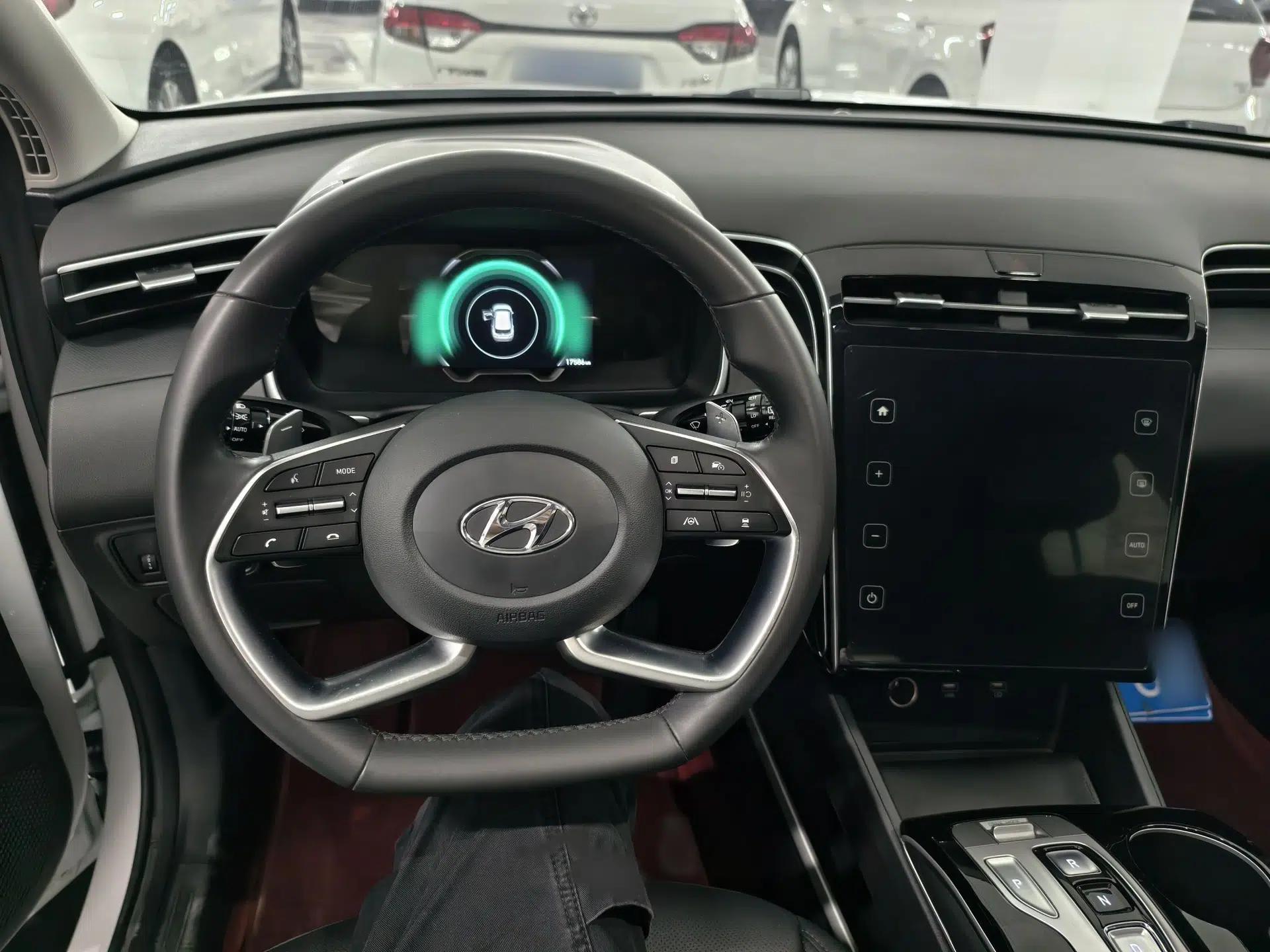 Hyundai Tucson 2023 Tucson L 1.5T Automatic Two-Wheel Drive DLX Luxury Edition — миниатюра 10